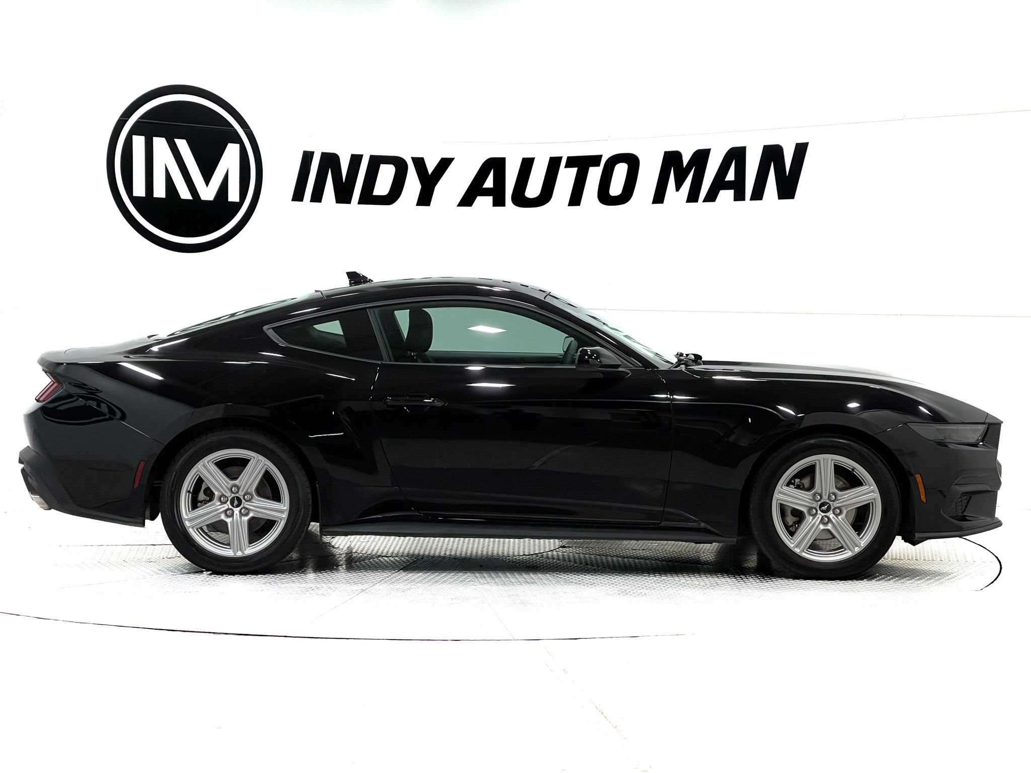Used 2026 Ford Mustang Coupe image 3
