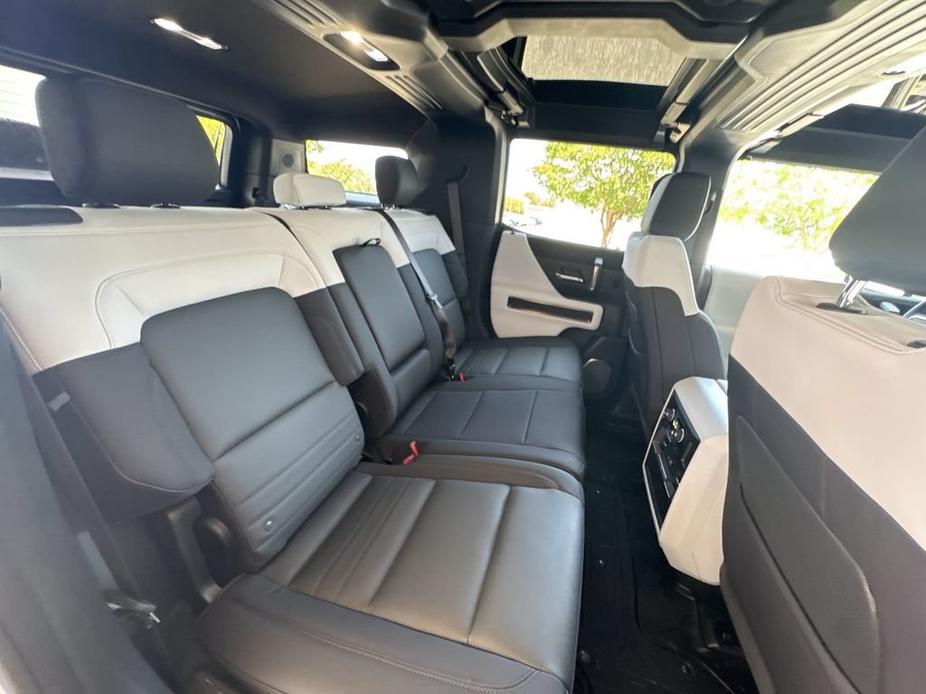 Certified 2025 GMC Hummer EV 3X AWD/4WD image 28