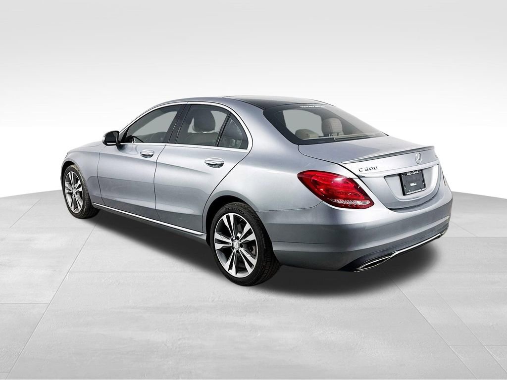 Used 2015 Mercedes-Benz C 300 Sedan image 4
