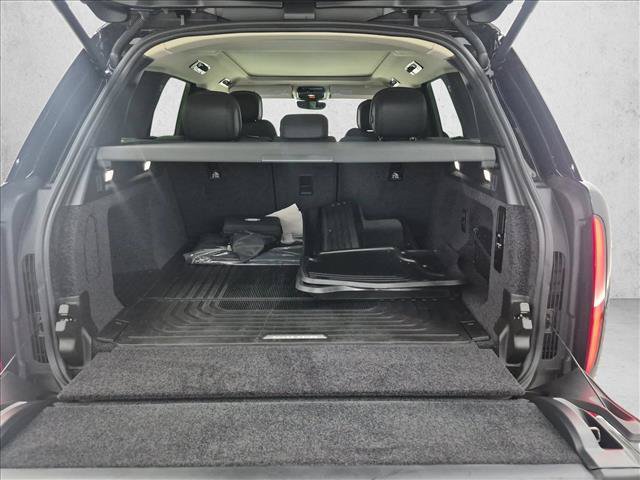 Certified 2025 Land Rover Range Rover SE AWD/4WD image 6