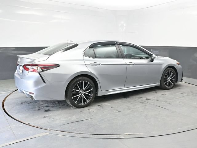 Used 2022 Toyota Camry SE FWD image 7