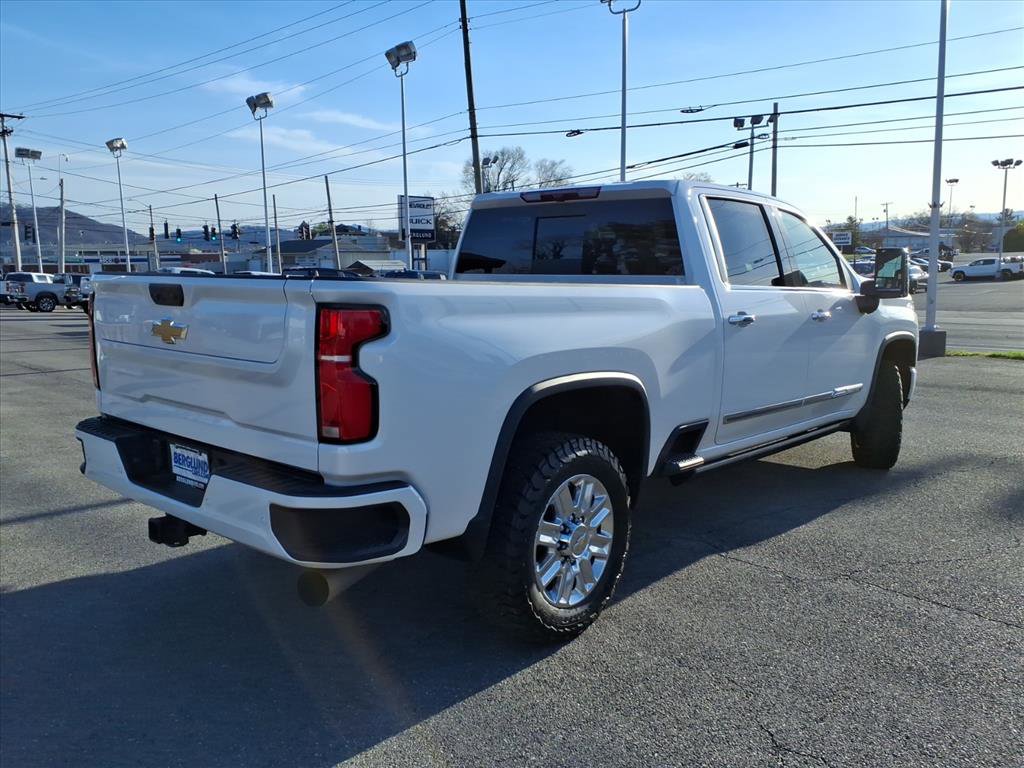 Used 2025 Chevrolet Silverado 2500 High Country w/ Z71 Off-Road Package image 4