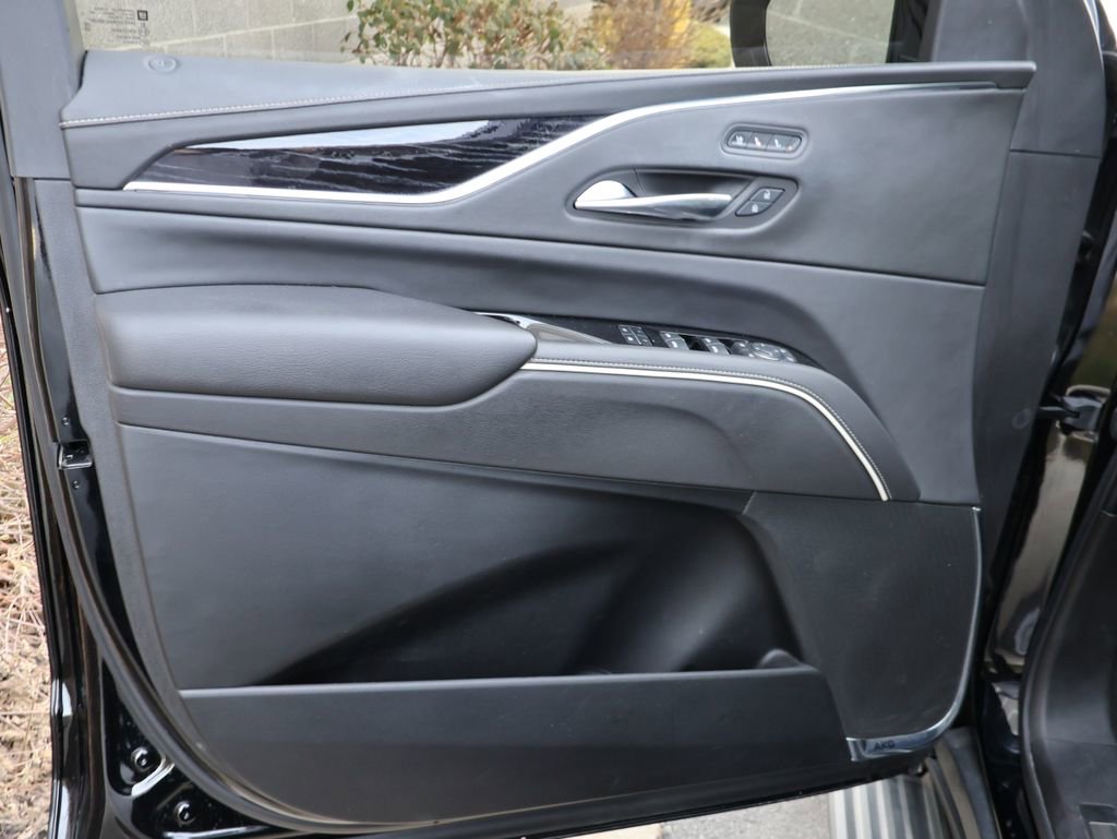 Used 2021 Cadillac Escalade Sport w/ Driver Assist Tech Package image 19