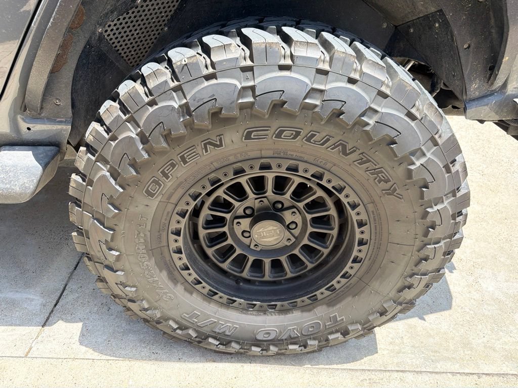 Used 2018 Jeep Wrangler Unlimited Sahara AWD/4WD image 17