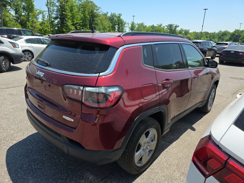 Used 2022 Jeep Compass Latitude AWD/4WD image 2