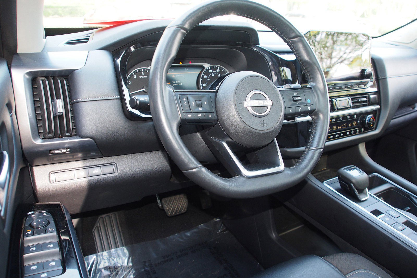 Used 2024 Nissan Pathfinder SL w/ SL Premium Package image 17