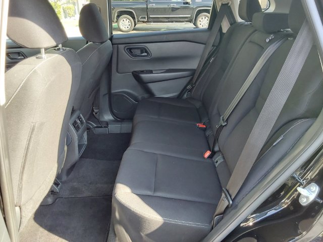 Used 2024 Nissan Rogue S AWD/4WD image 13