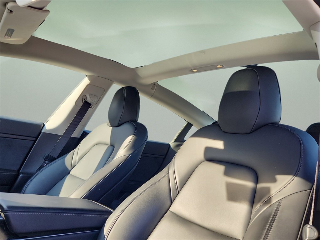 Used 2020 Tesla Model 3 Standard Range Plus image 16