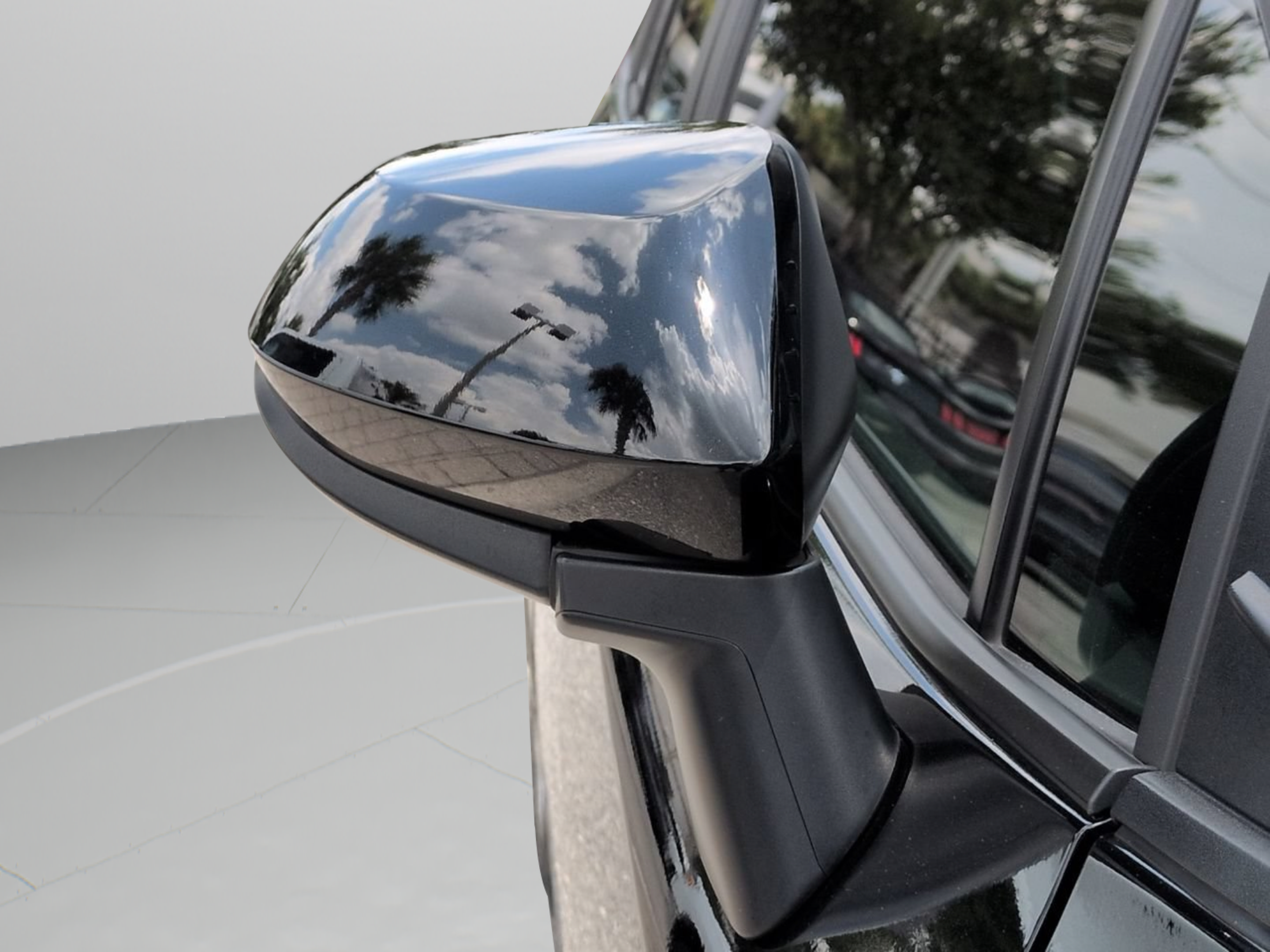 Used 2025 Toyota Corolla LE FWD image 13