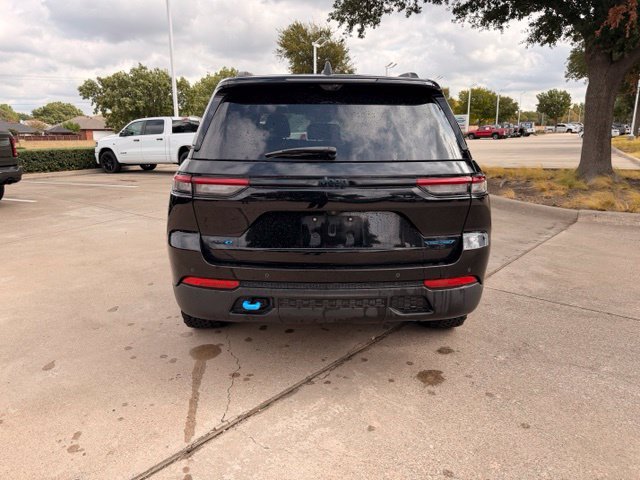 Used 2023 Jeep Grand Cherokee Trailhawk w/ Advanced Protech Group II AWD/4WD image 5