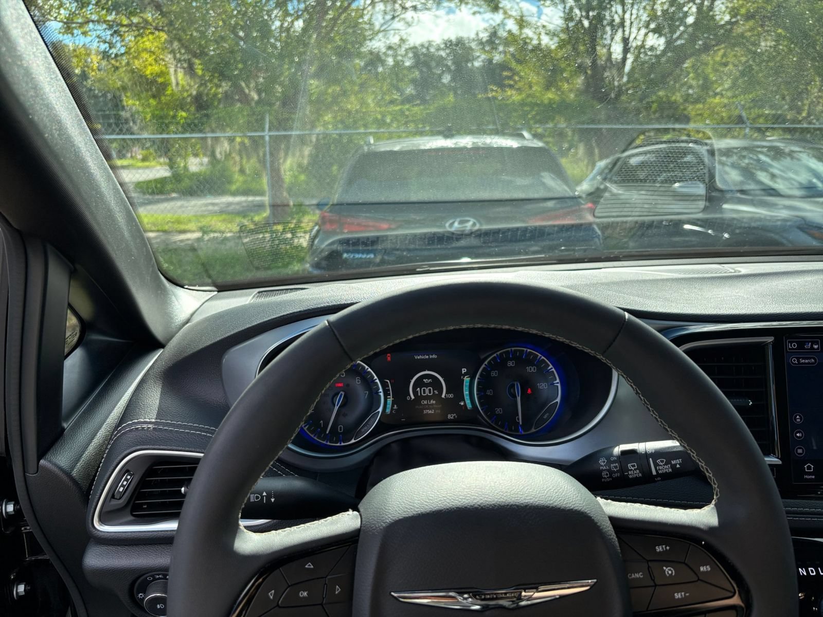 Used 2025 Chrysler Pacifica Limited FWD image 38