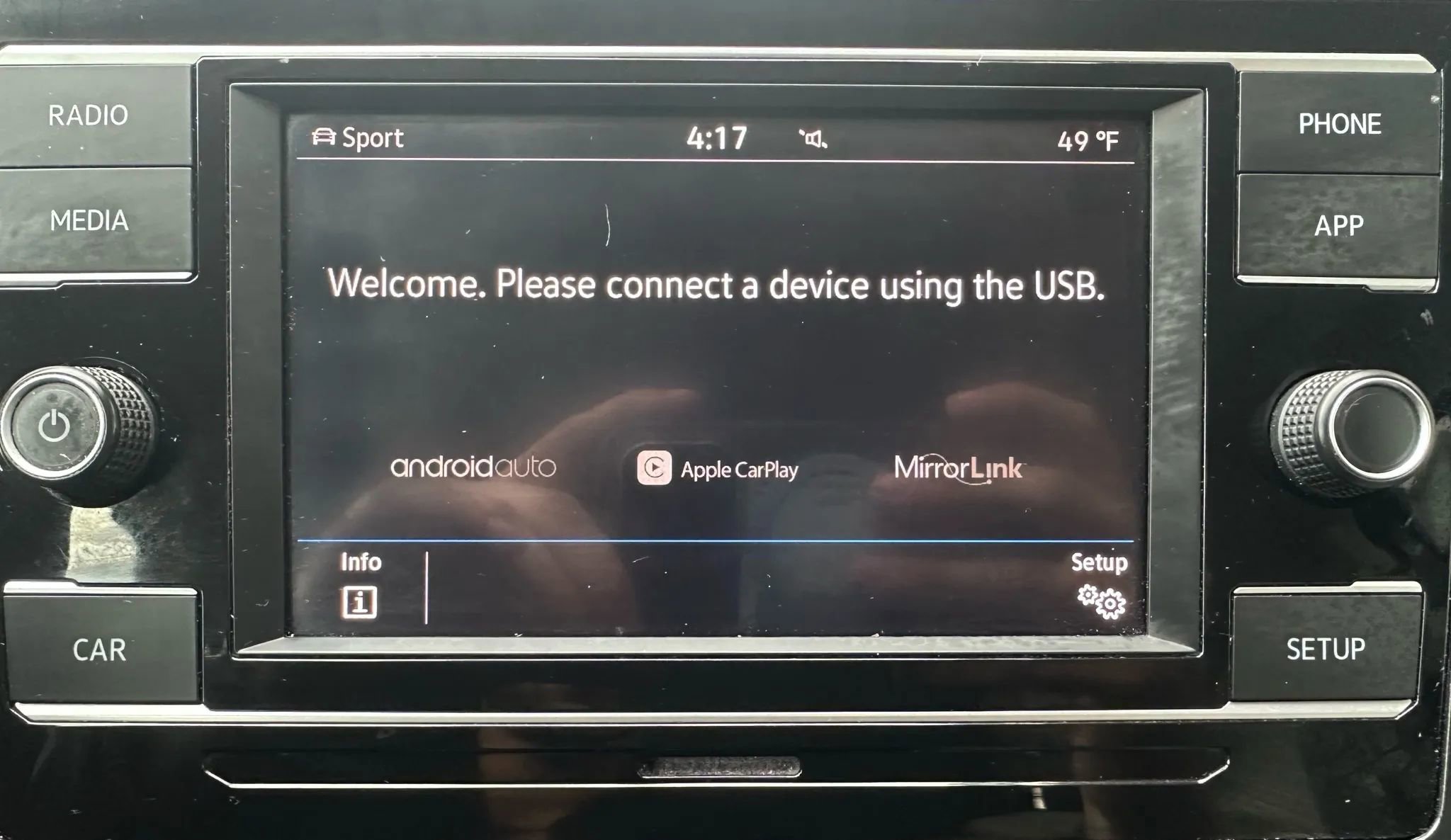 Used 2018 Volkswagen Tiguan S image 16