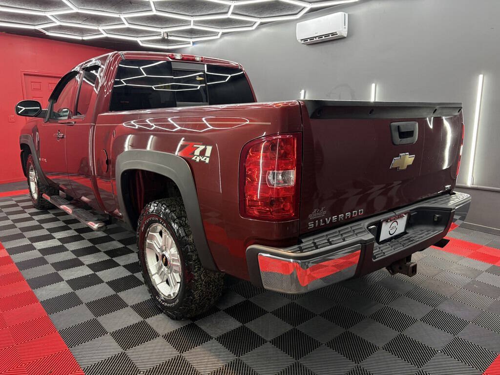 Used 2008 Chevrolet Silverado 1500 LTZ w/ Suspension Package, Off-Road AWD/4WD image 6
