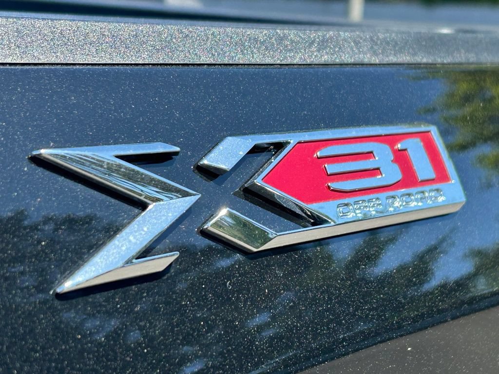 New 2026 GMC Sierra 1500 SLE w/ X31 Off-Road Package AWD/4WD image 11
