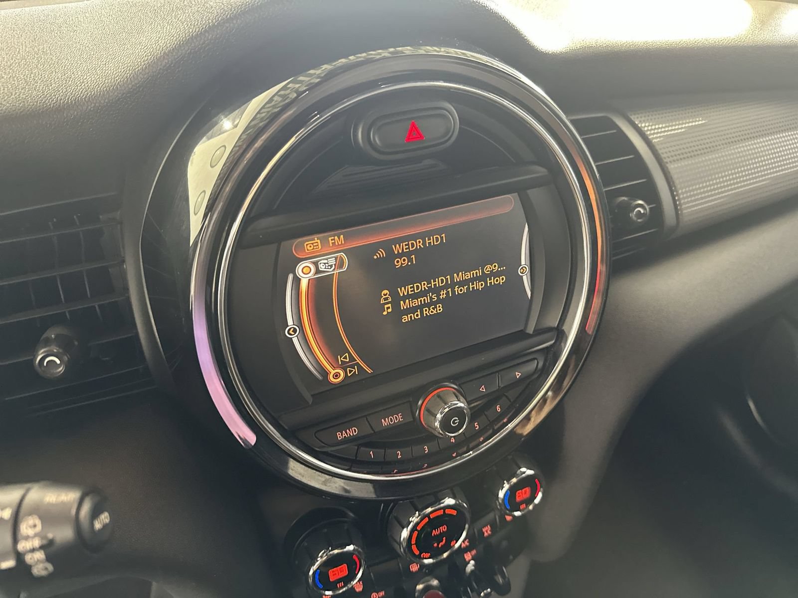 Used 2016 MINI Cooper 4-Door Hardtop FWD image 15