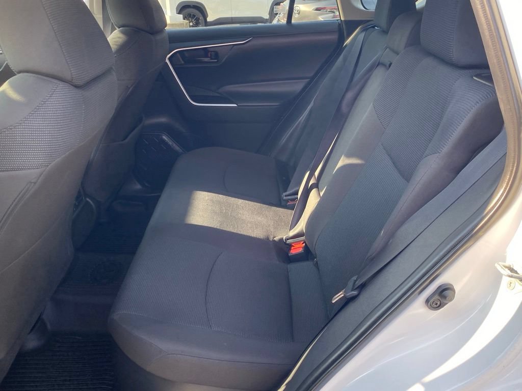 Used 2021 Toyota RAV4 LE AWD/4WD image 8