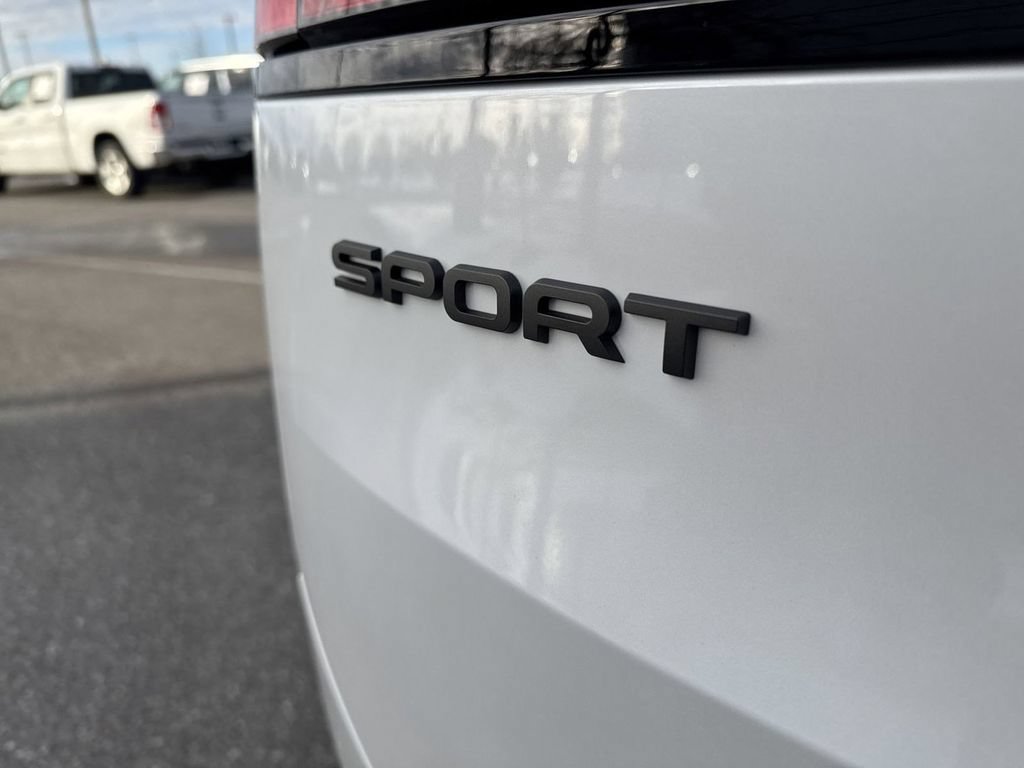 New 2025 Land Rover Range Rover Sport Dynamic SE AWD/4WD image 19