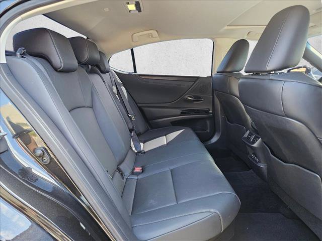 Used 2025 Lexus ES 300h w/ Premium Package FWD image 20