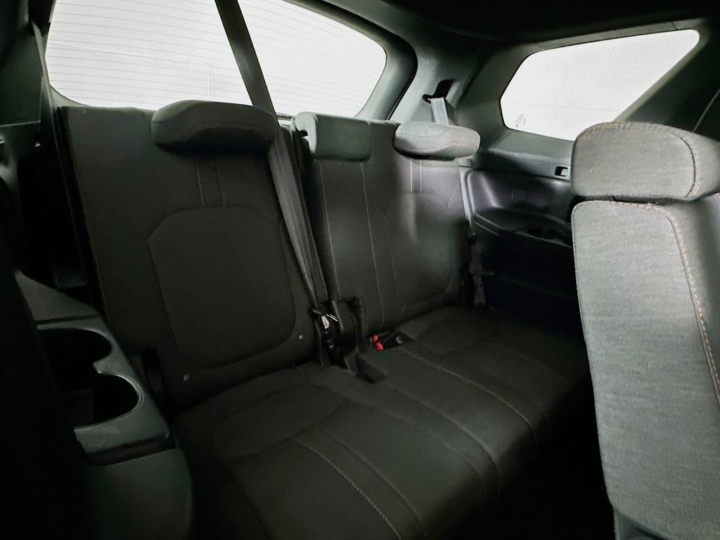 Used 2025 Honda Pilot Sport image 14