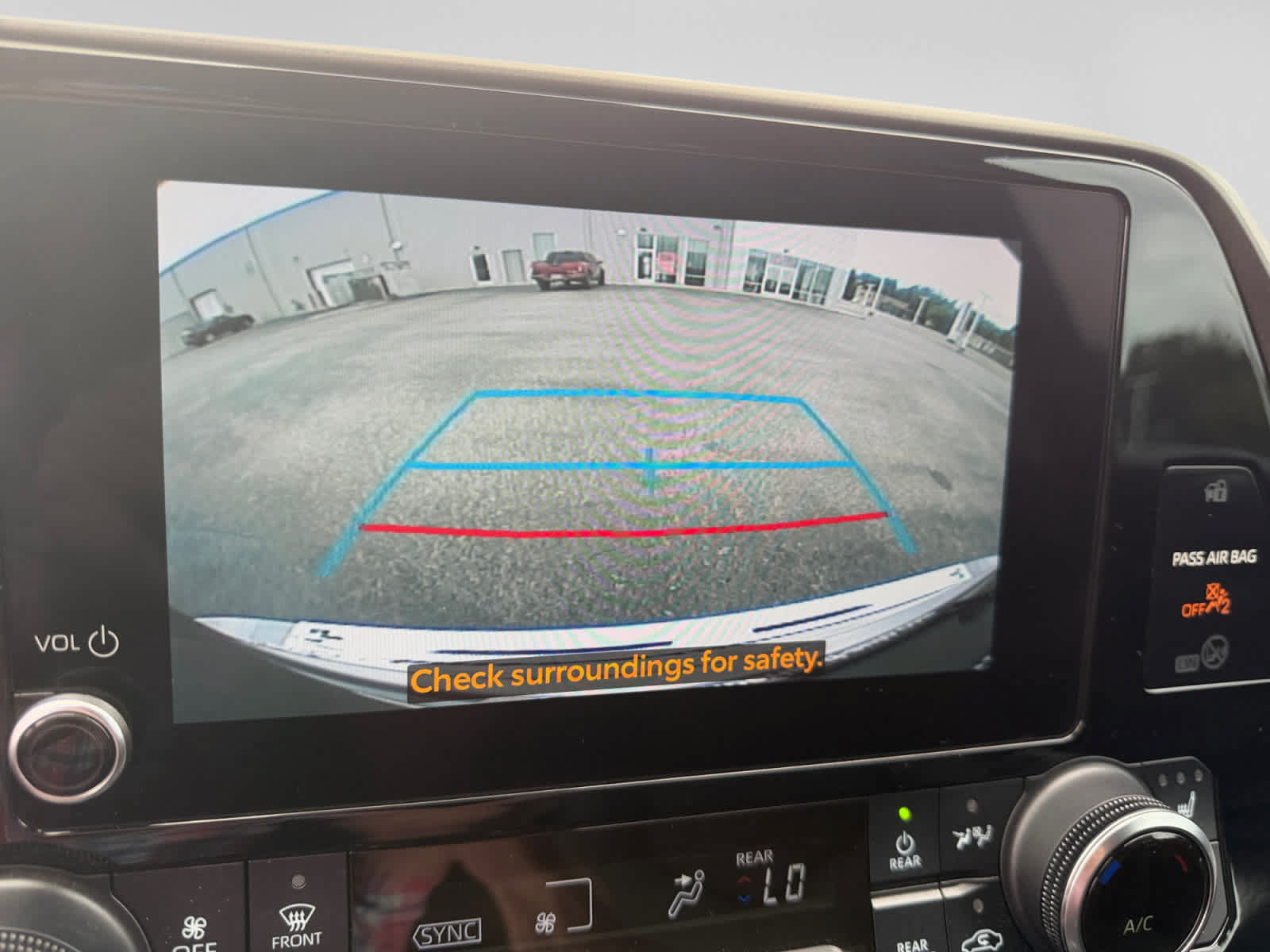 Used 2023 Toyota Highlander XLE FWD image 19