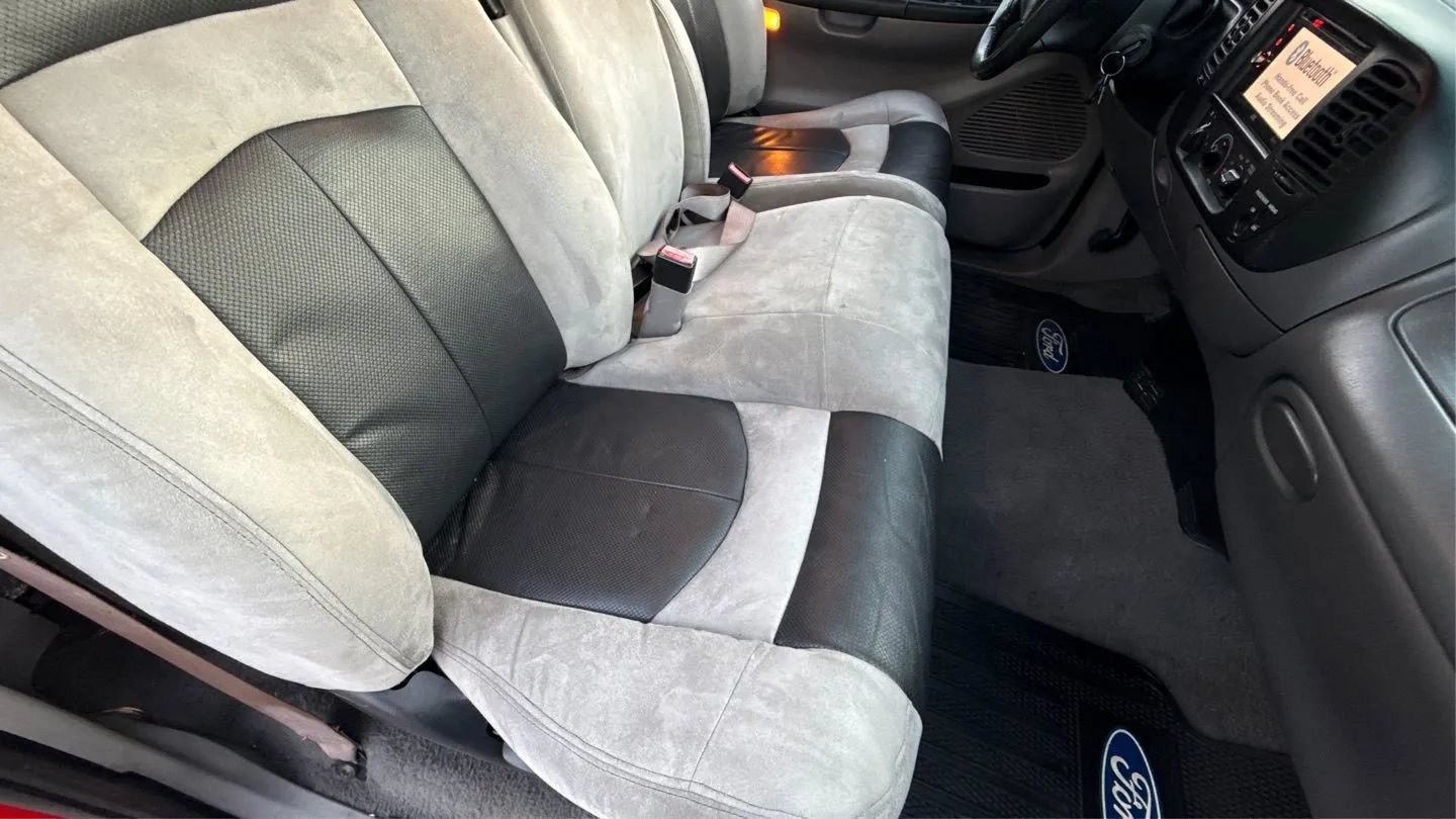 Used 2001 Ford F150 Lightning RWD image 18