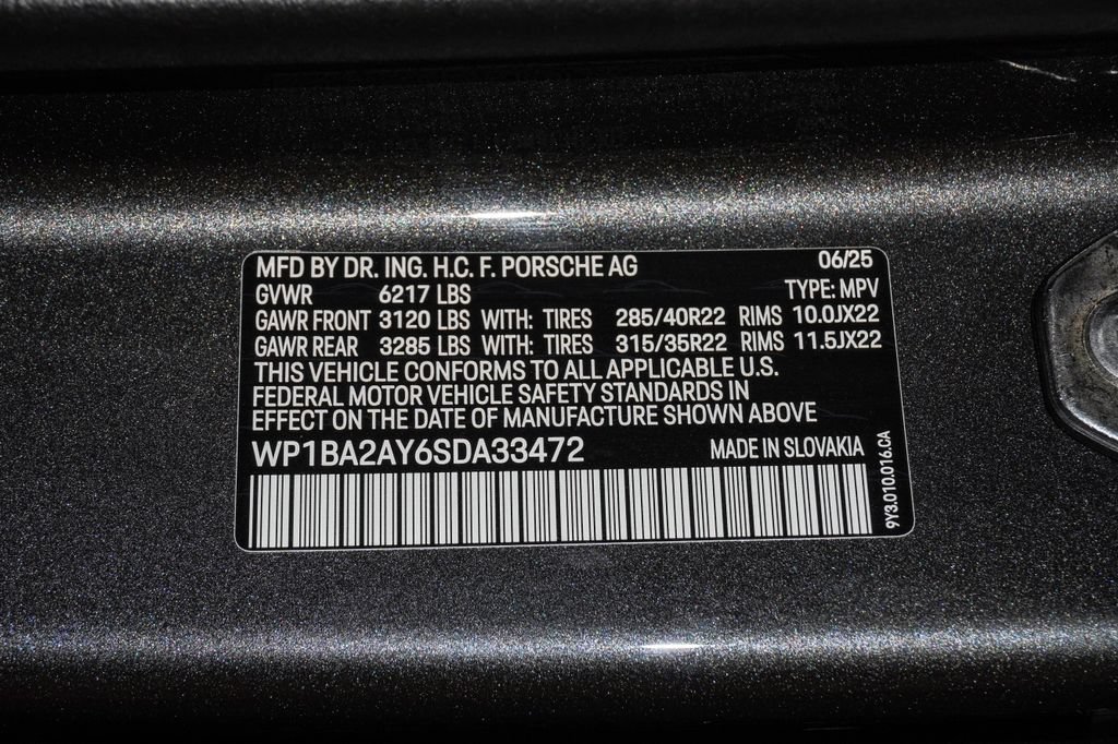 Certified 2025 Porsche Cayenne Coupe AWD/4WD image 30