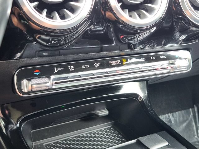 Used 2022 Mercedes-Benz CLA 250 4MATIC image 23