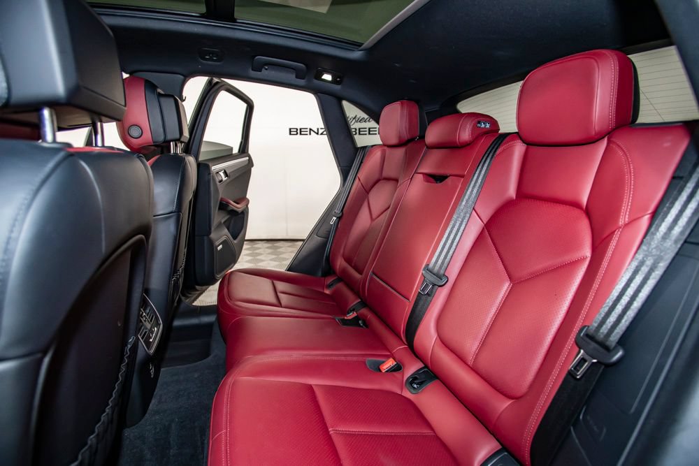 Used 2024 Porsche Macan w/ Premium Plus Package AWD/4WD image 15