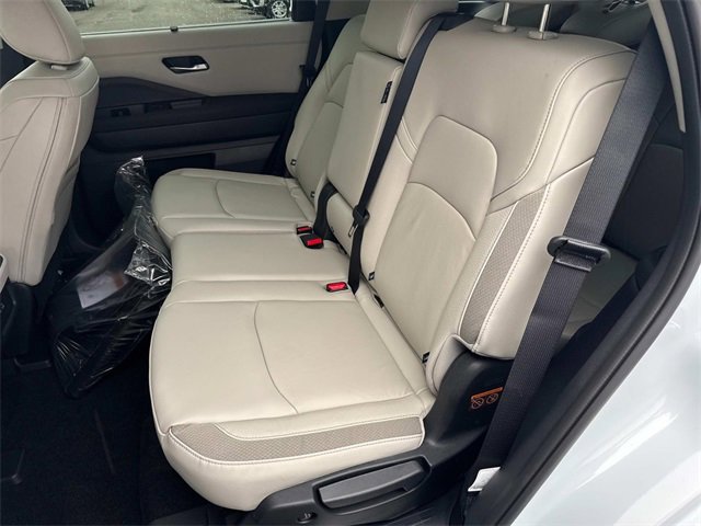 New 2025 Nissan Pathfinder SL image 17