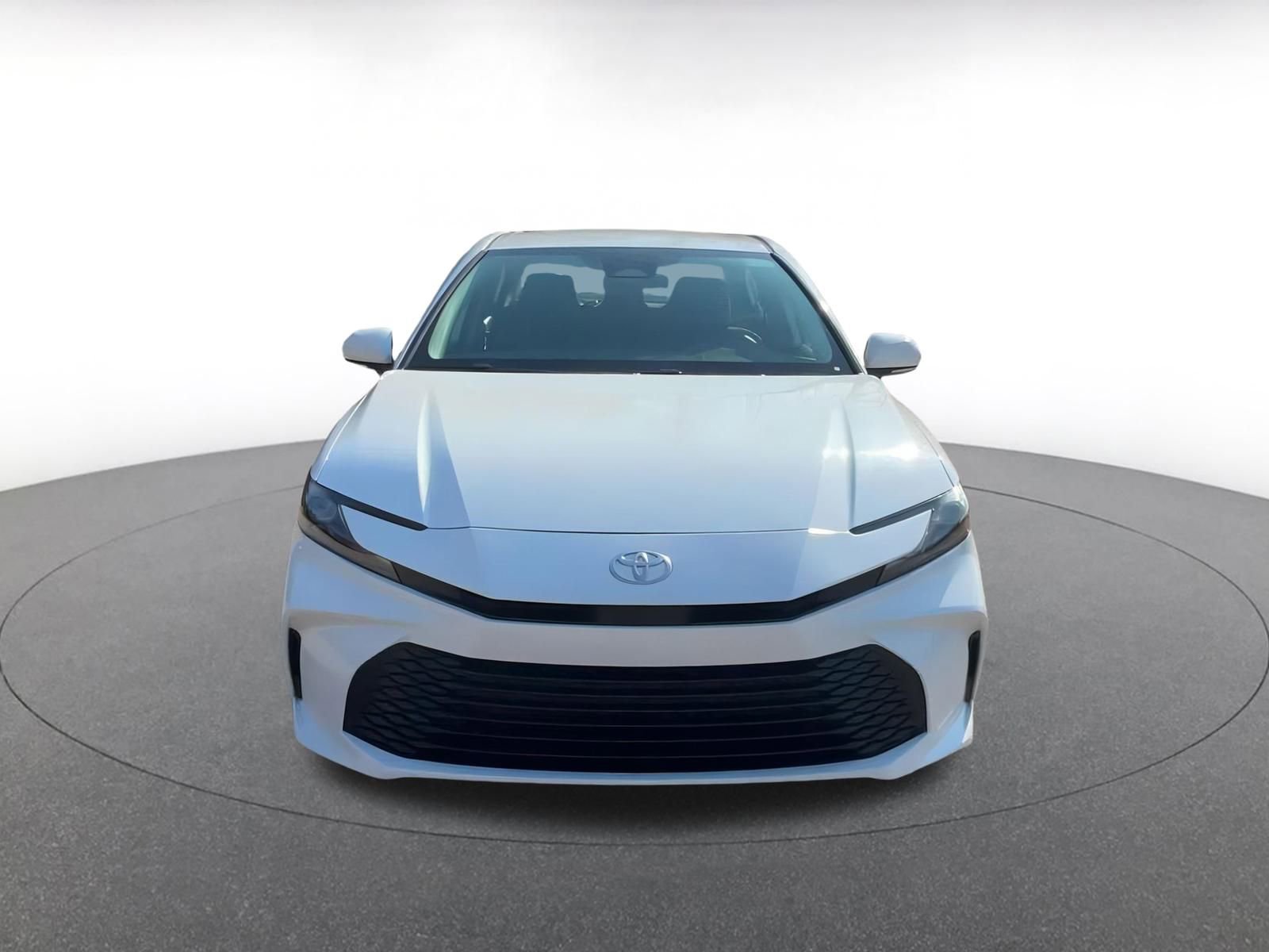 Used 2025 Toyota Camry LE image 4