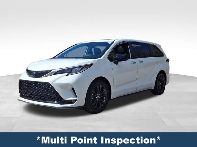 Used 2023 Toyota Sienna XSE image 4