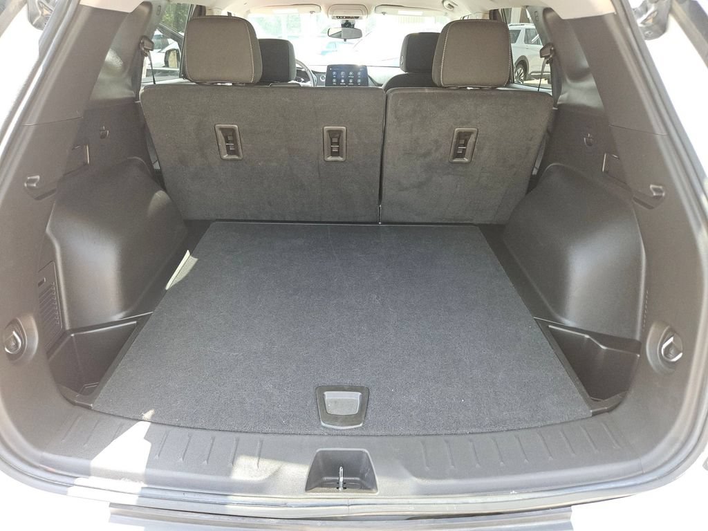 Used 2025 Chevrolet Blazer LT FWD image 24