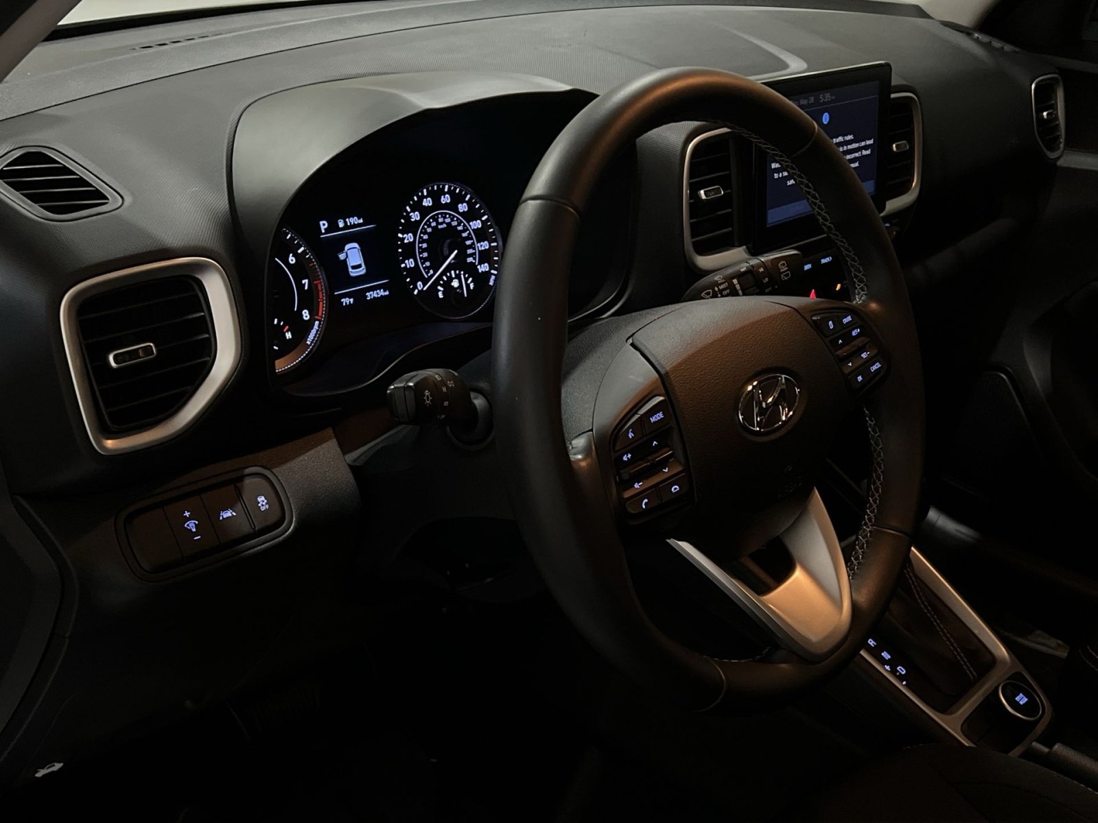 Used 2022 Hyundai Venue SEL FWD image 29