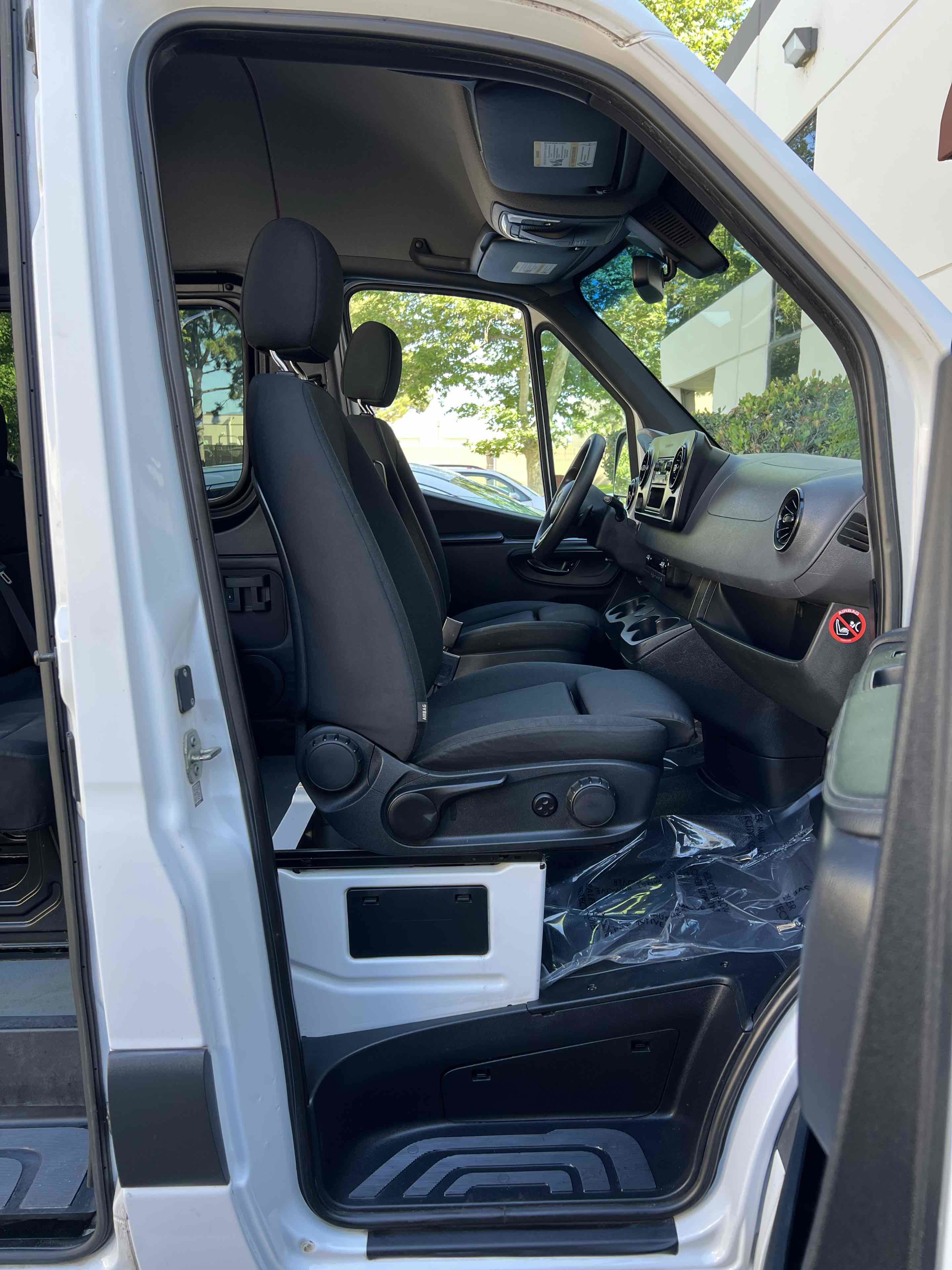 Used 2019 Mercedes-Benz Sprinter 2500 w/ Driver Convenience Package image 76