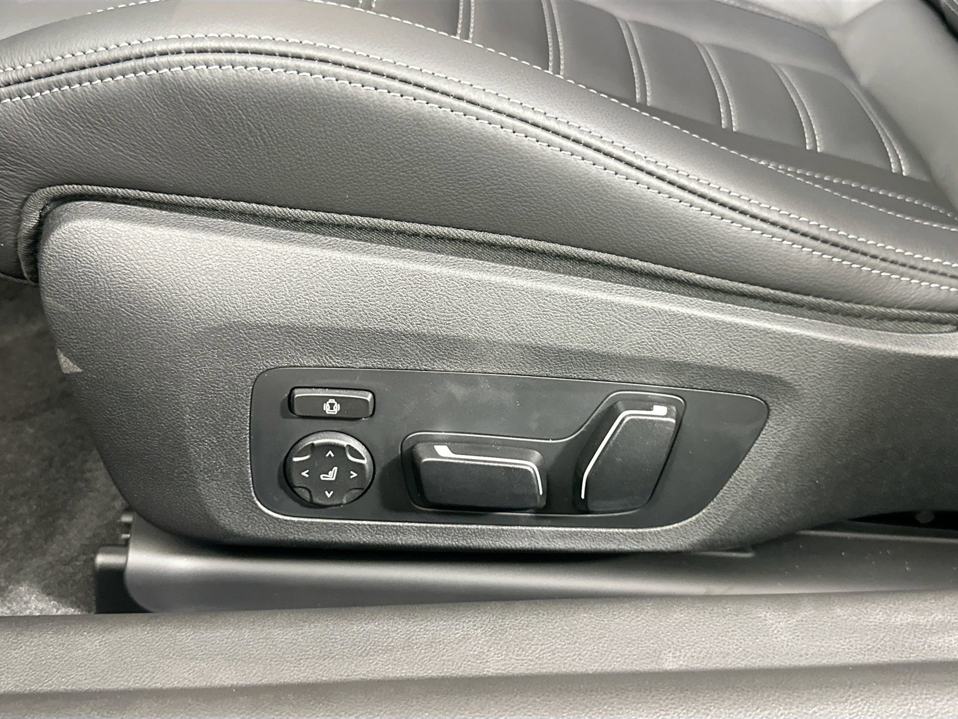 New 2026 BMW M2 w/ Lighting Package image 19