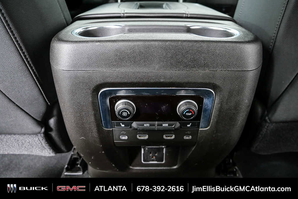 Used 2021 Chevrolet Suburban Z71 w/ Luxury Package image 21