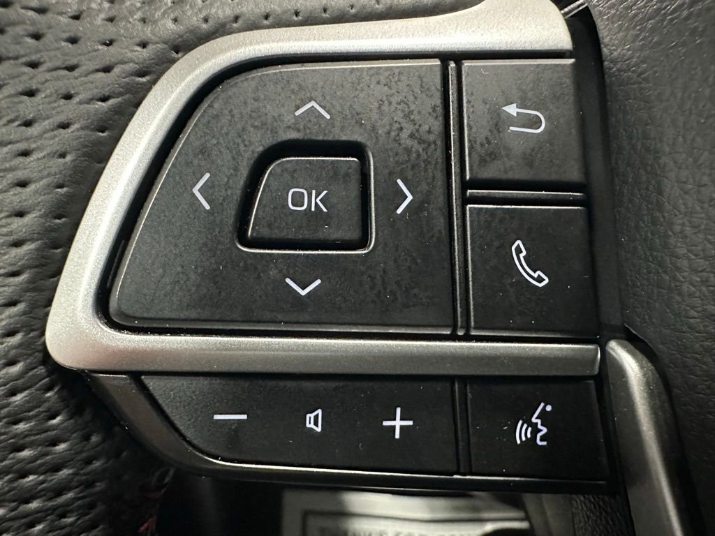 Used 2025 Toyota Sienna XSE image 19