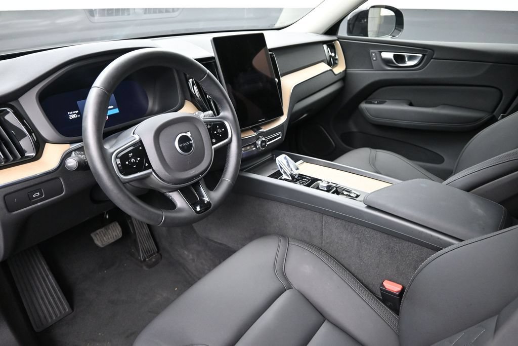 Used 2026 Volvo XC60 B5 Plus AWD/4WD image 9