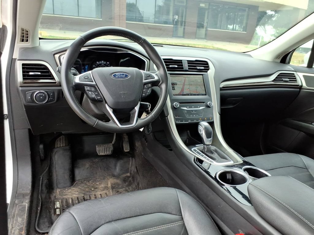 Used 2013 Ford Fusion SE FWD image 13