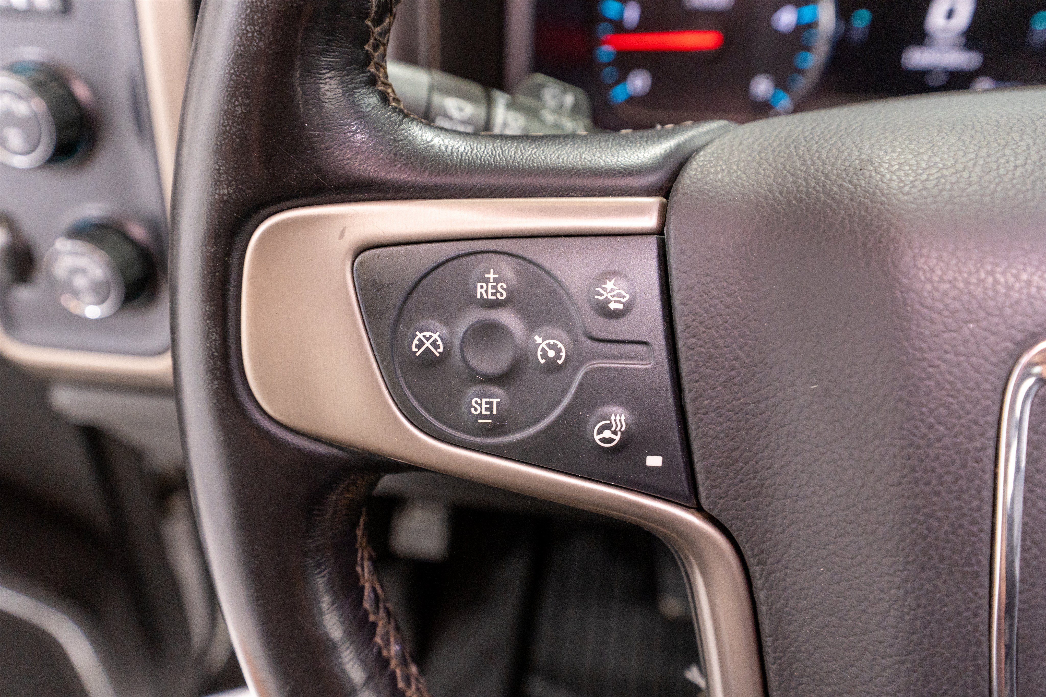 Used 2019 GMC Sierra 2500 Denali w/ Duramax Plus Package AWD/4WD image 29