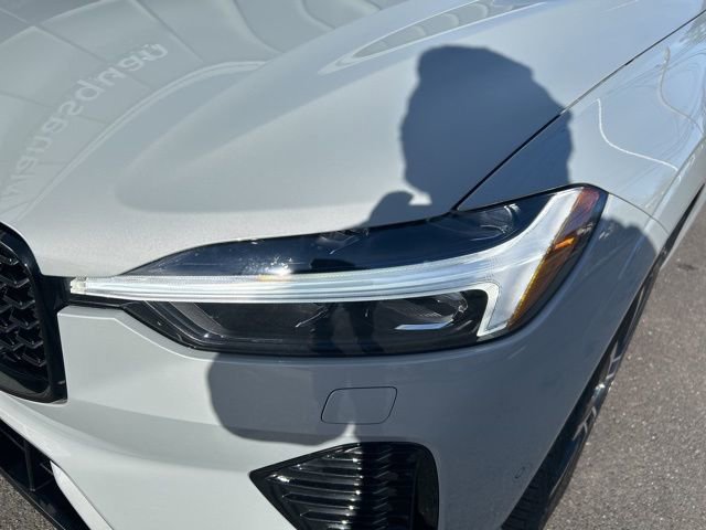 Certified 2025 Volvo XC60 B5 Plus image 8