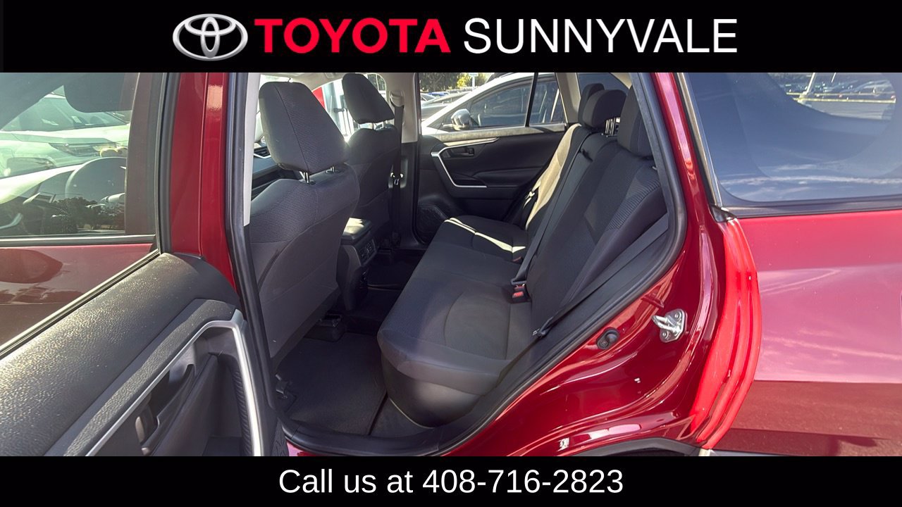 Used 2020 Toyota RAV4 LE w/ Carpet Mat Package AWD/4WD image 6