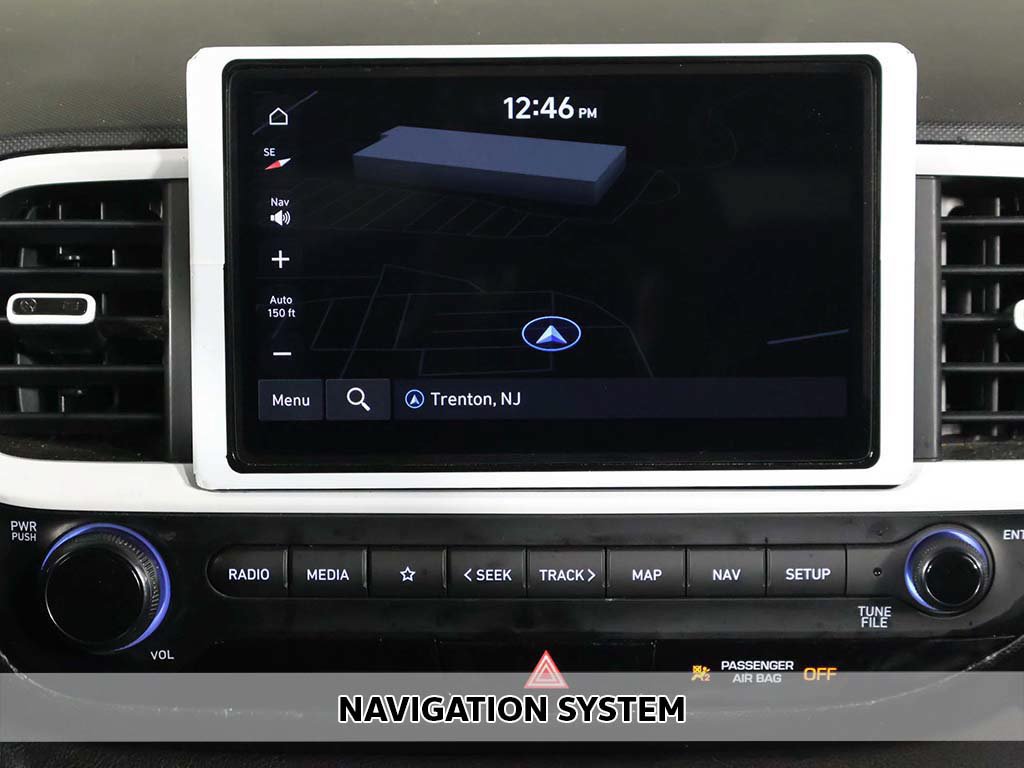 Certified 2024 Hyundai Venue Limited FWD image 3