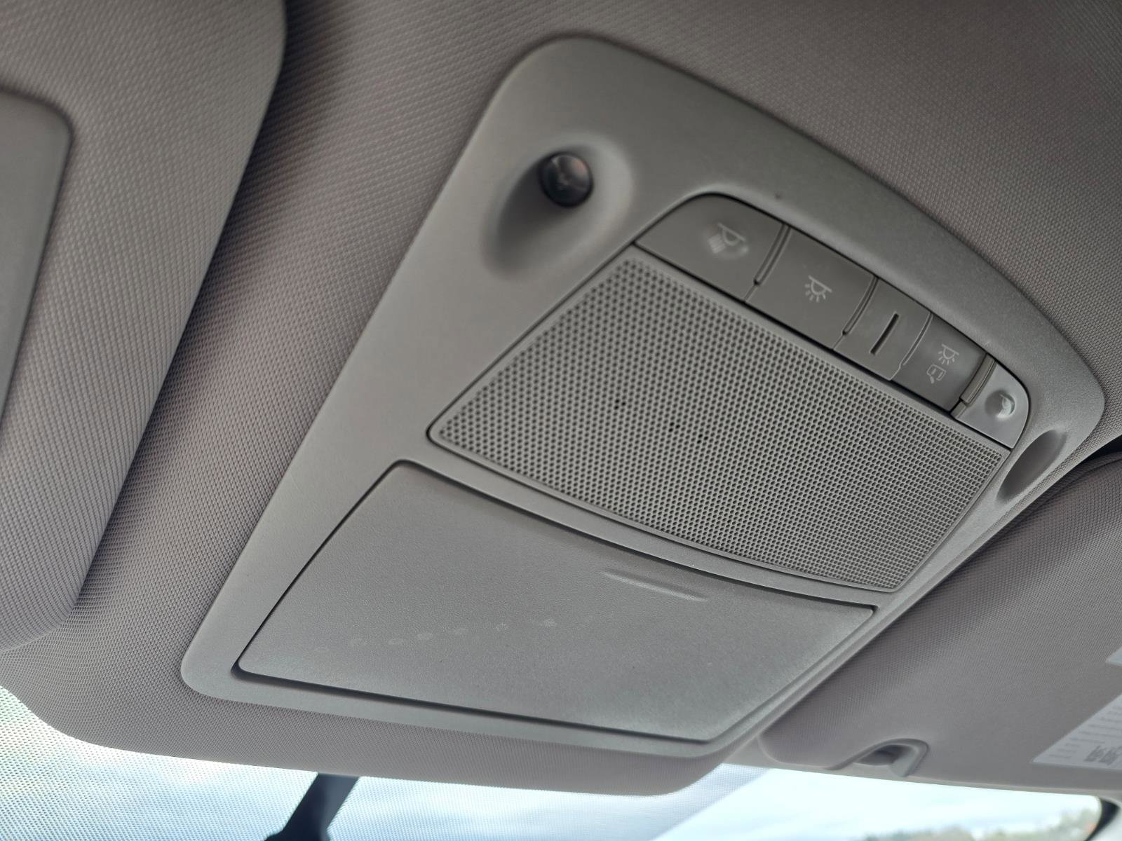 Used 2016 Nissan Rogue SV w/ SV Premium Package image 23