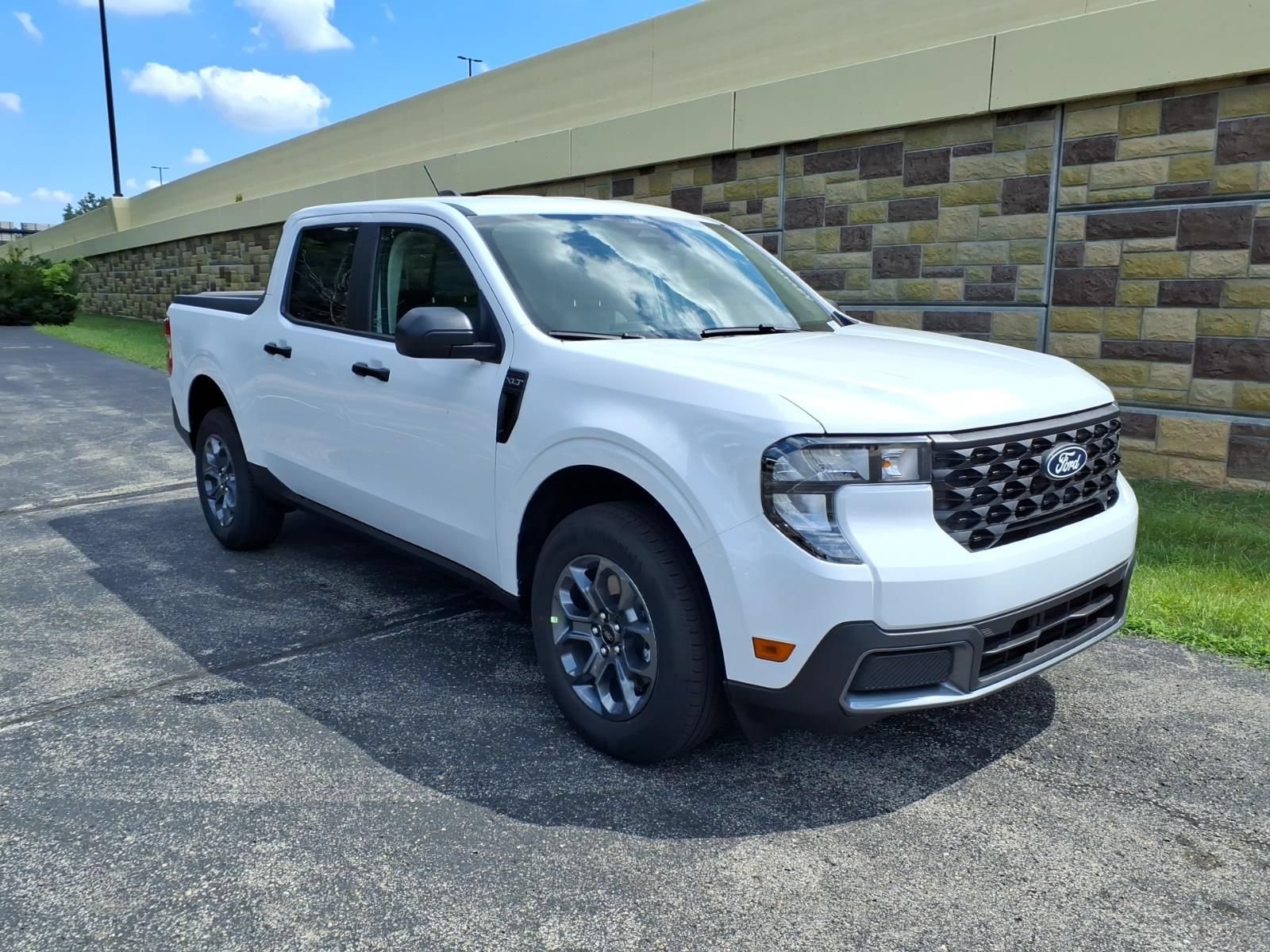 New 2026 Ford Maverick XLT w/ Equipment Group 301A AWD/4WD image 2