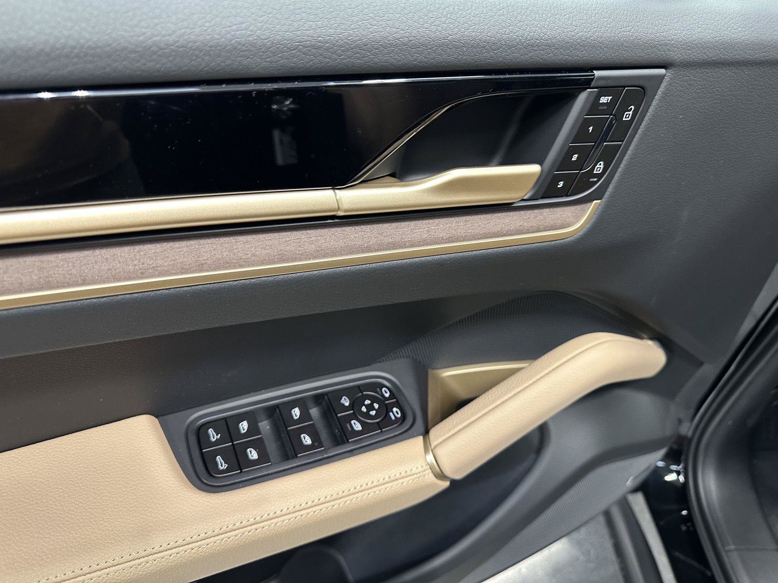 New 2026 Porsche Cayenne AWD/4WD image 16