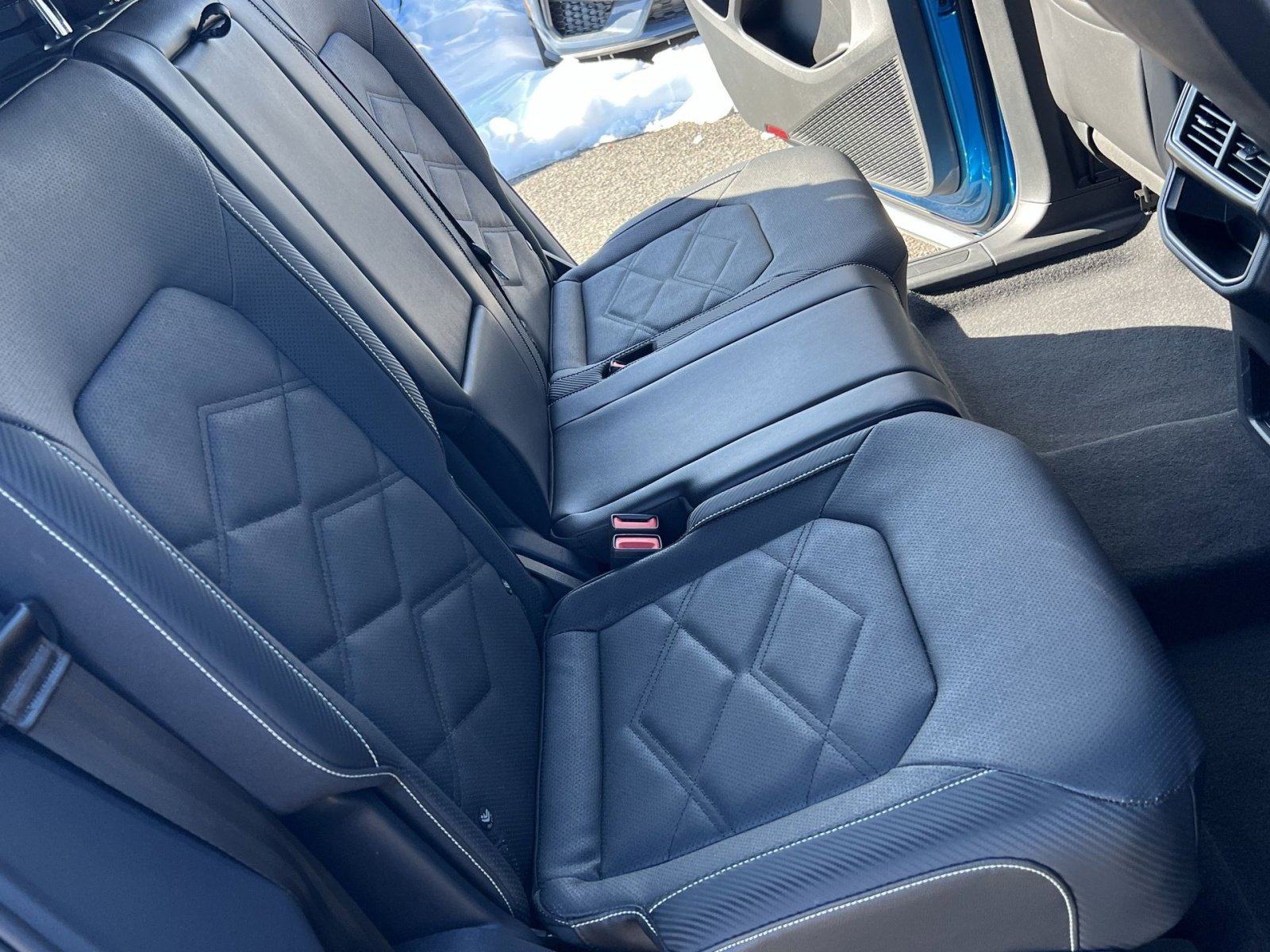 Used 2024 Volkswagen Atlas Cross Sport SE image 23