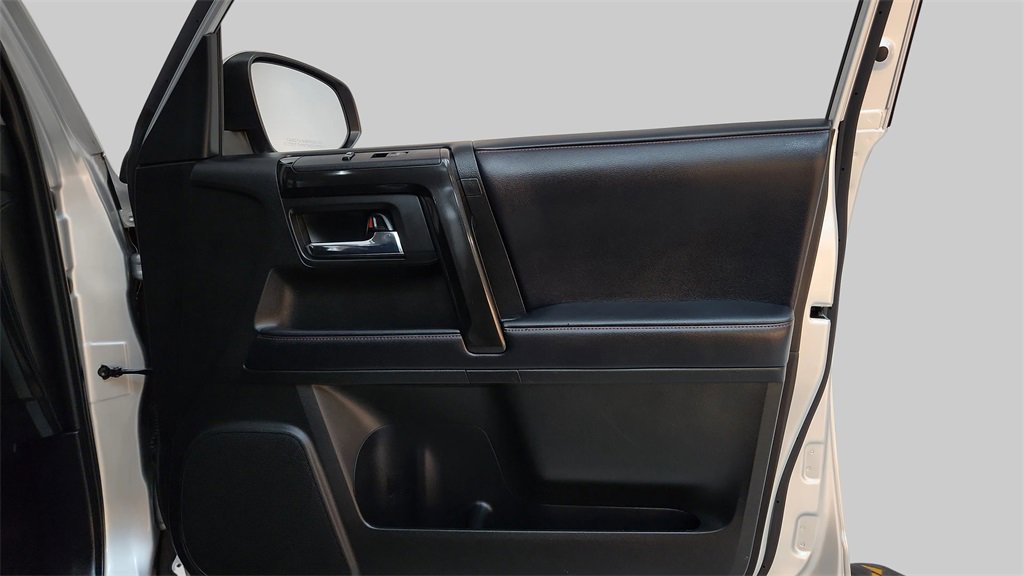 Used 2018 Toyota 4Runner TRD Off-Road image 38