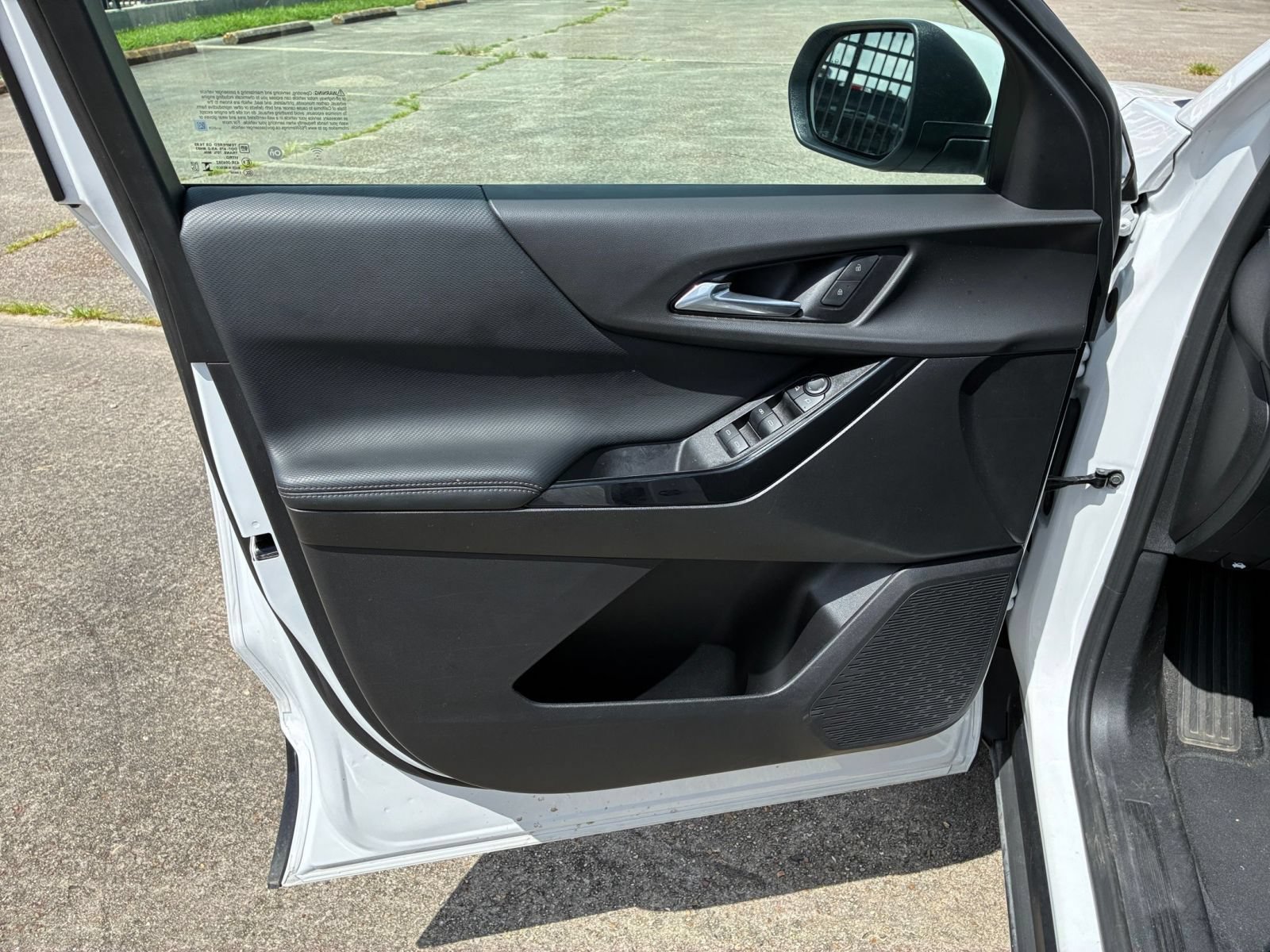 Used 2025 Chevrolet Equinox LT FWD image 15