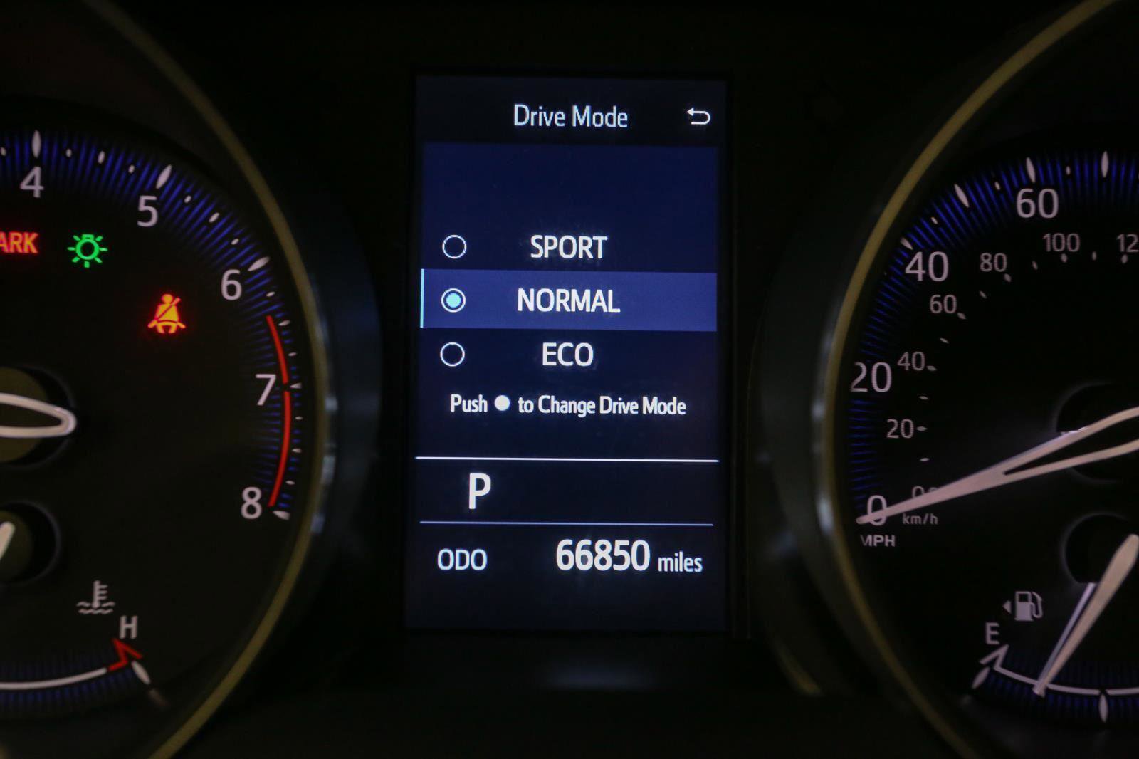 Used 2021 Toyota C-HR LE image 40